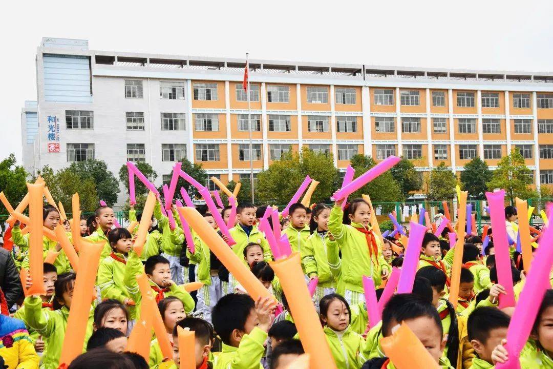 可爱与才华齐飞金穗学校的体艺节太耀眼了