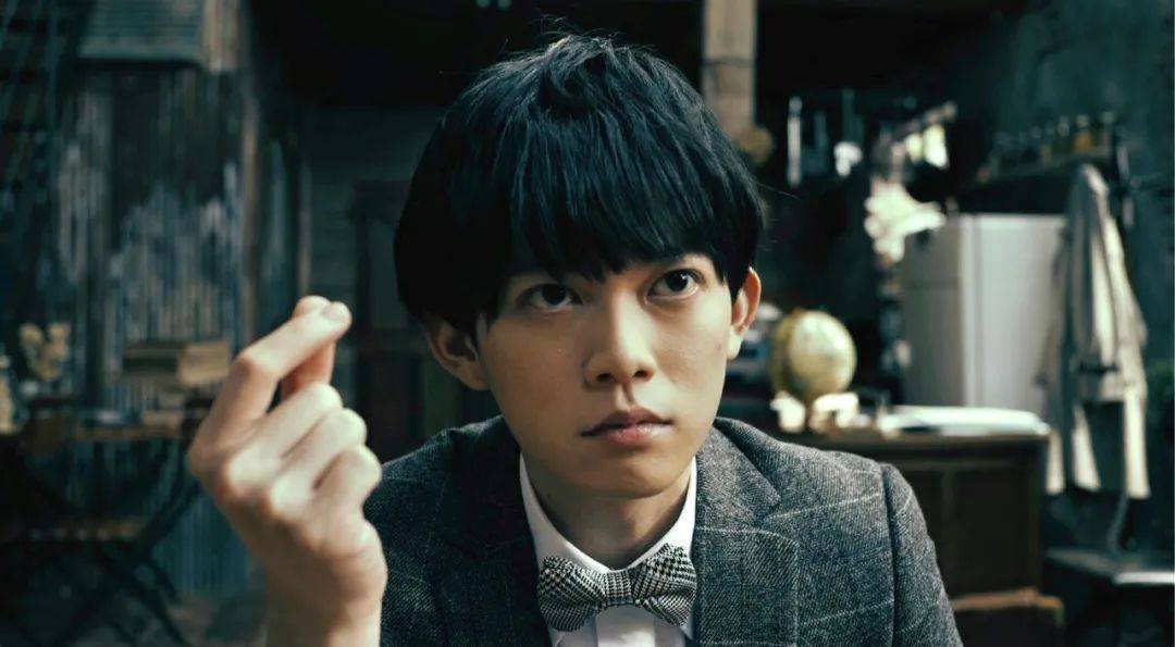 松丸亮吾(まつまる りょうご),1995年12月19日生,有三个哥哥,是家里