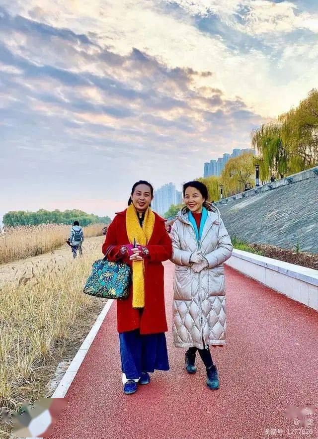 洛阳冬日里的靓丽风景洛浦公园汉服美女秀