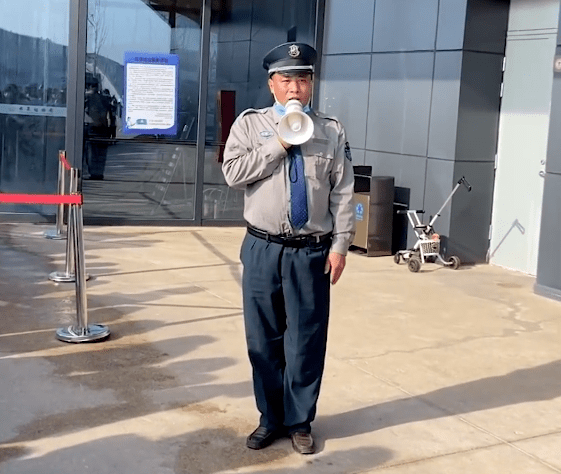 太原植物园保安大叔拽英文网友惊了