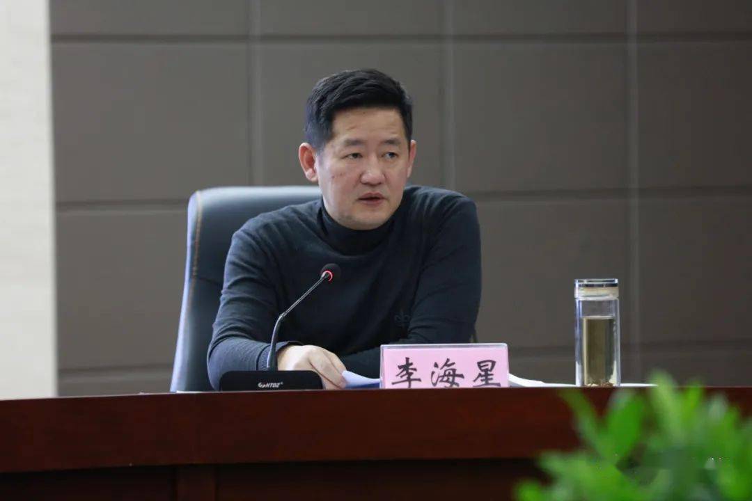 对做好网络安全和信息化工作,李海星提出三点意见:一要强化网络安全