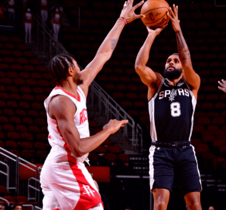 发福明显哈登首秀10中3散步防守养生进攻心真不在火箭了