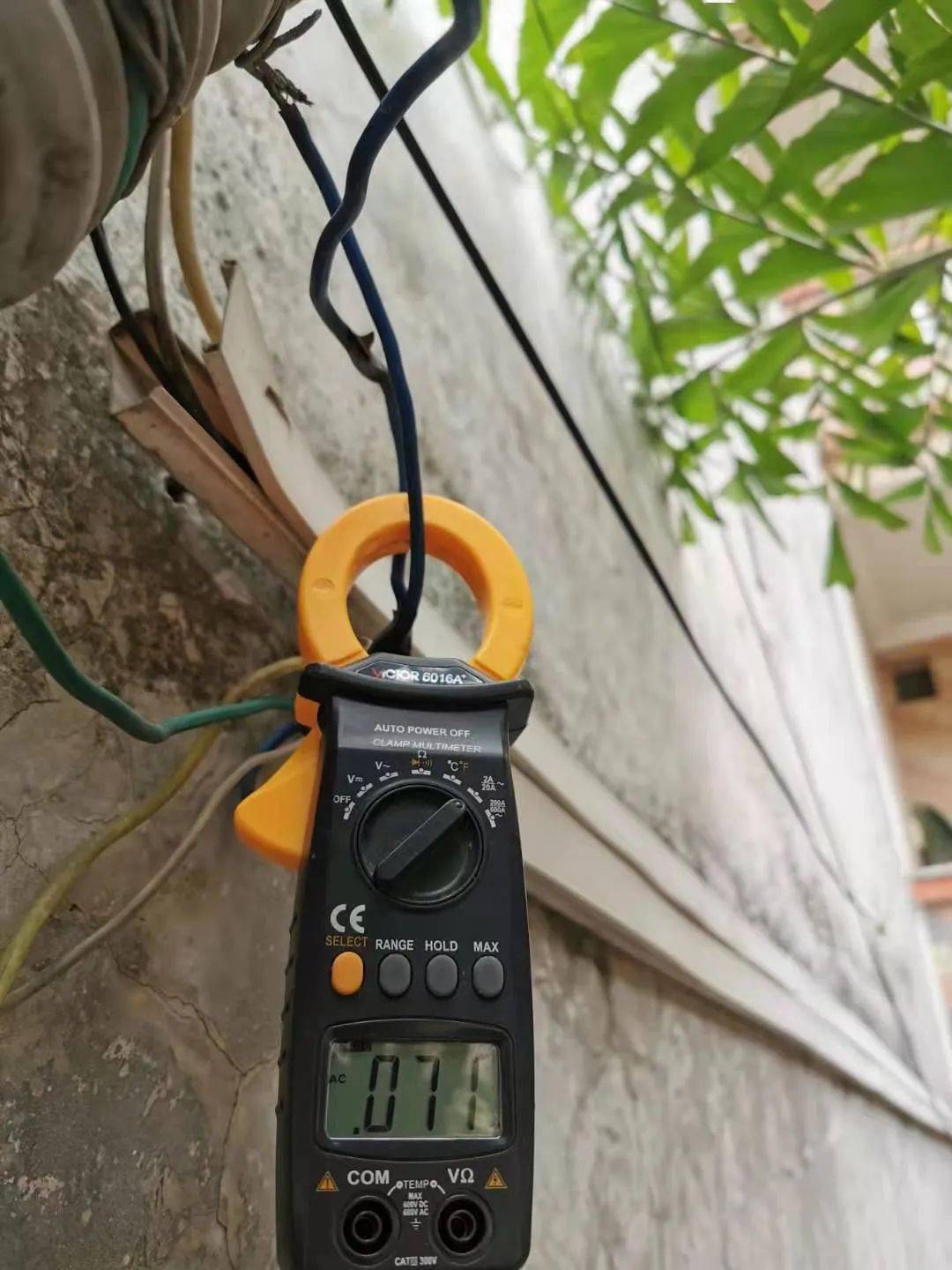 吓人梅州某小区有人偷电14256度