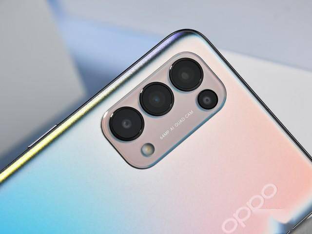 oppo reno5搭载了和reno5 pro同样的影像系统:前置3200万摄像头,以及