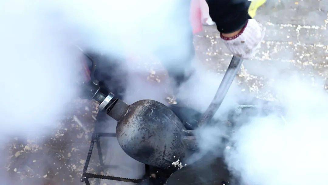 实拍夏邑街头炸爆米花满满的回忆