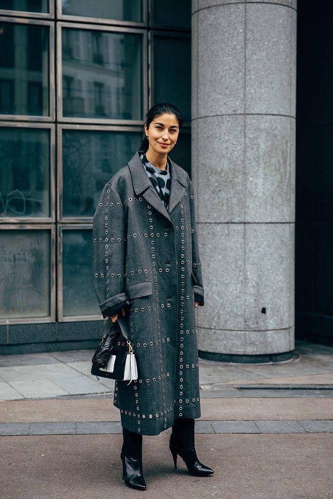 又带货美冰机场穿的人字纹大衣也太复古优雅了吧