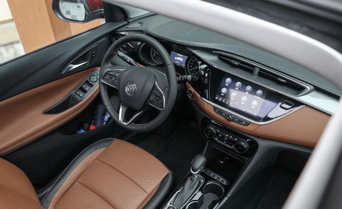 昂科拉gx的内饰设计和外观一样,也是运用了别克家族式的设计风格,柔和