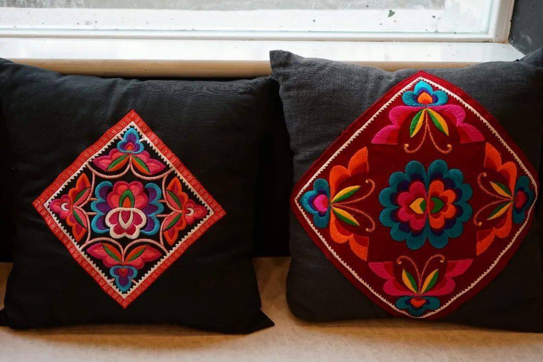 真的太艳丽太漂亮)演出,宣传片等占据c位印象中,石屏花腰姑娘总是在各