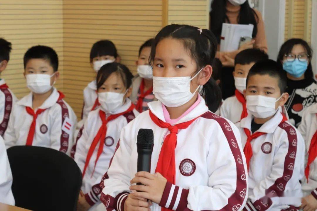 外交官伉俪孙继文夫妇走进良乡小学铭品校区