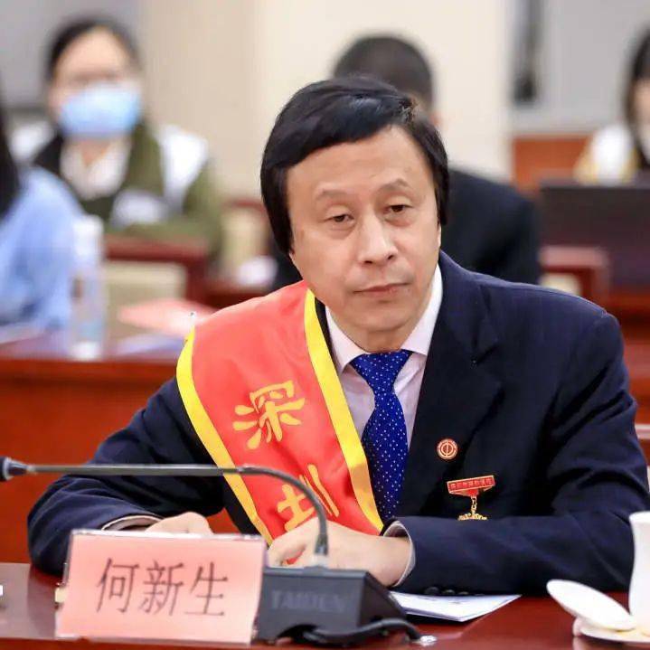 他们纷纷表示以身为龙华劳动者为荣,感谢深圳龙华这块热土,感谢区委区