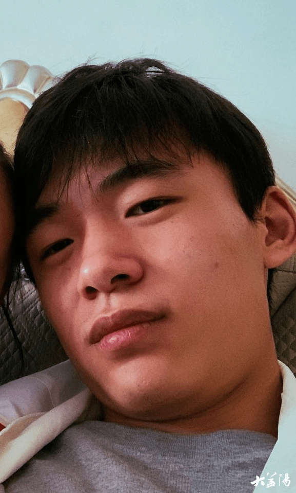 益阳20岁青年男子因生活不如意离家出走家人紧急寻找