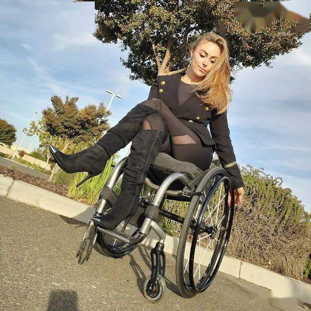 她没有翘臀,没有大长腿,却被封"最美健身女神"?网友:看完我服了.