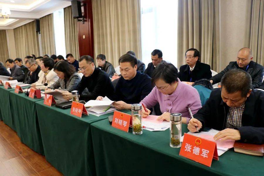 50余名市县人大代表对汉阴重点项目和民生实事开展集中视察及专题询问