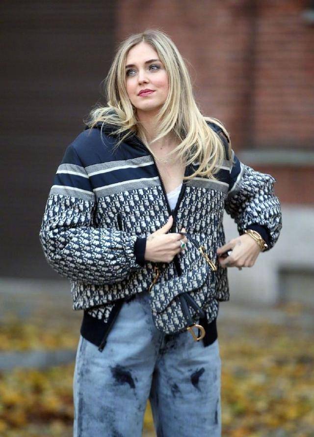 二胎孕妈chiara ferragni好时髦,随便一搭就很美