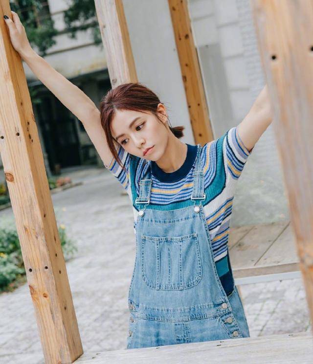 《西虹市首富》夏竹大变样!28岁穿无痕装,秀18岁身材惹人叹