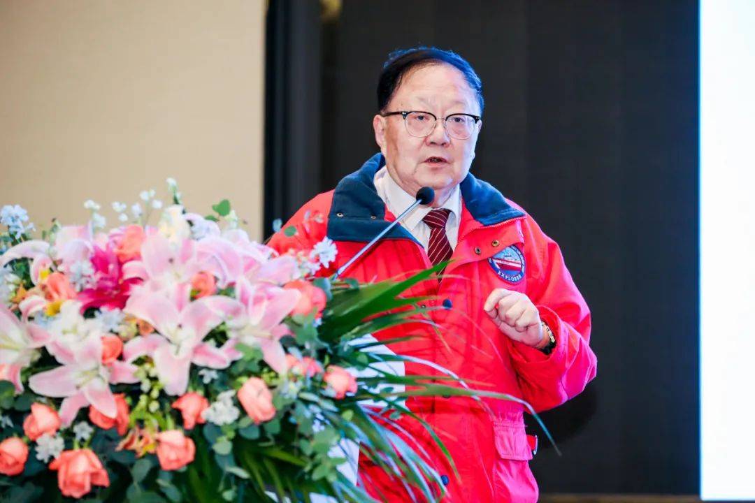 上海机床工具集团原市场部部长徐正平对机床的创新技术做了比较全面的