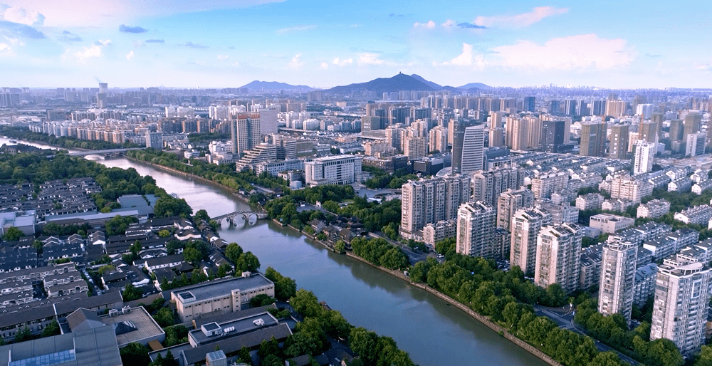 再到规划建设产业方向更为精准的"六大产业中心",在拱墅,一座座产业园