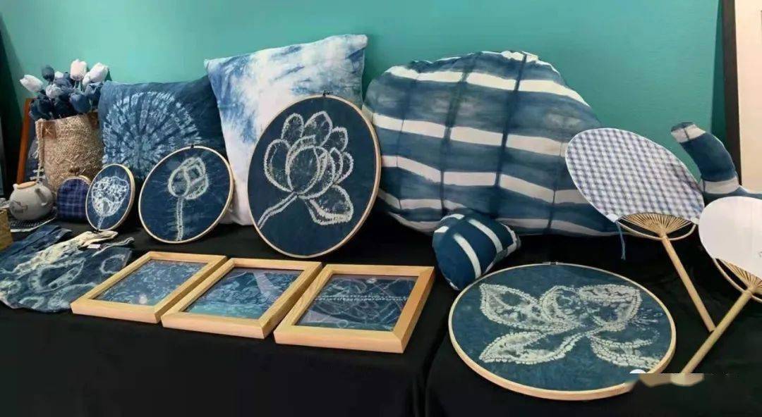 扎染社尽显少年意气他们用一撇一捺一支毛笔,一张宣纸书法社跆拳道社