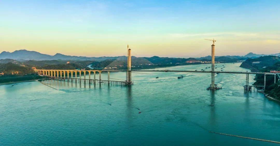 封开这条新高速通车时间已定,沿途景色美不胜收!_西江