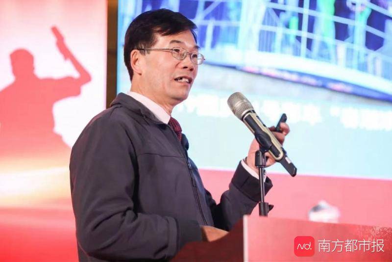 该校党委书记,校长马栩生表示,此次活动希望将劳动模范的爱岗敬业