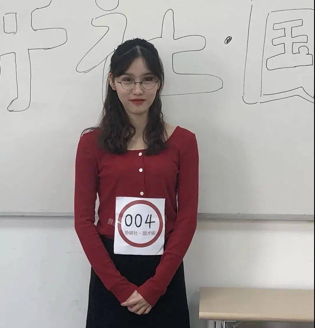 人物简介introduction孙莹莹,浙江万里学院17级优秀学子,曾多次获得过