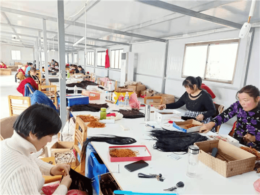 南召县留山镇:做假发挣真钱 产品销到了国外