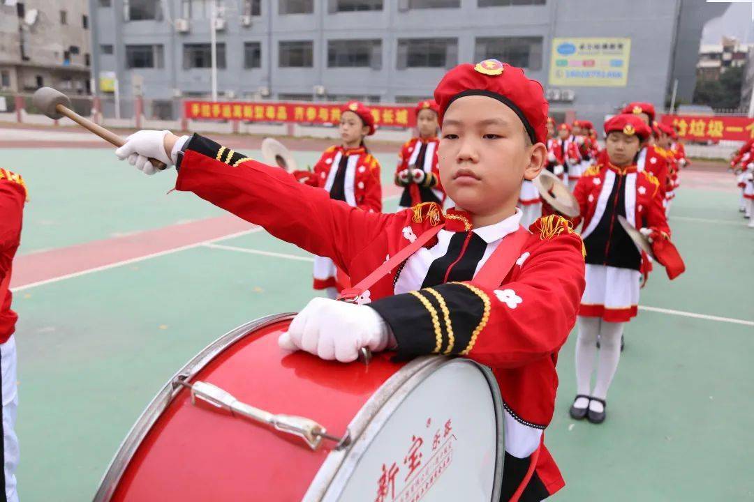 荷园奏乐上合小学鼓号队风采