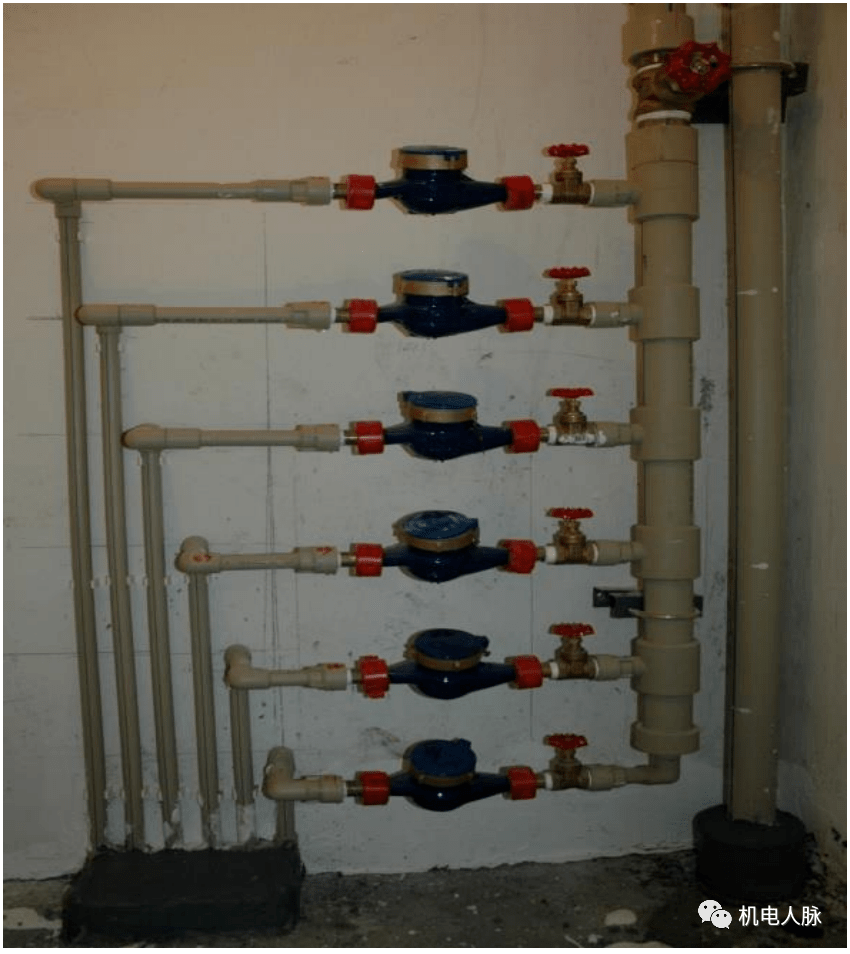 3)水泵出水管段的压力表须装于止回阀前