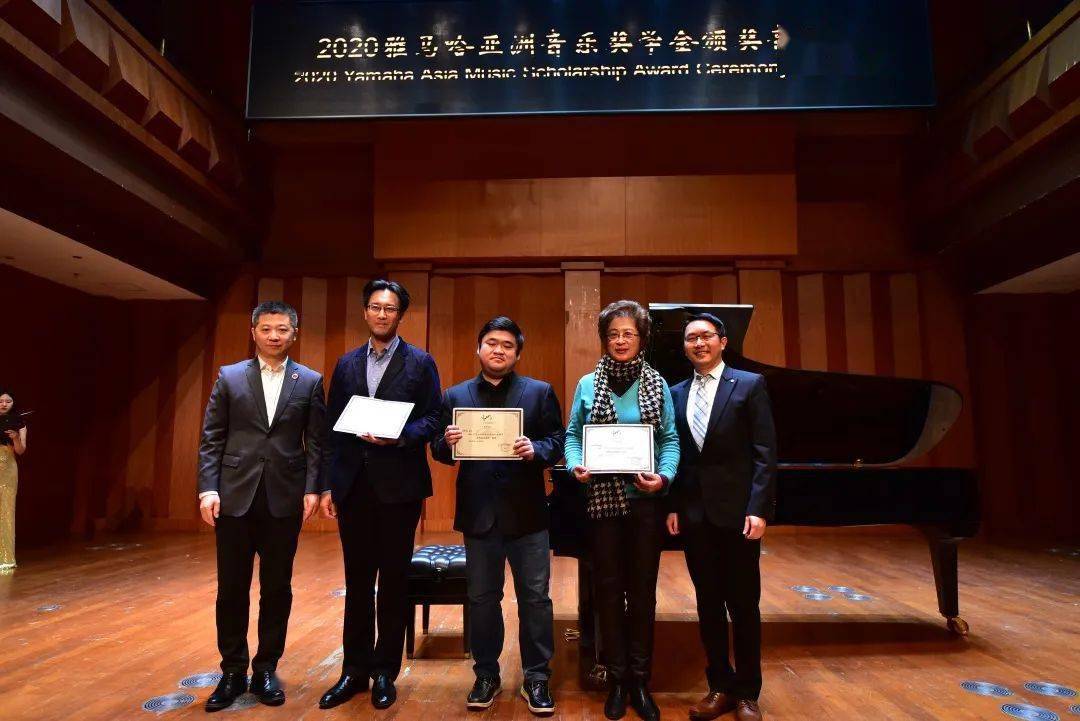 毛翔宇,陈默也,杨韵琳获奖学生音乐会颁奖仪式结束后,我们迎来了部分
