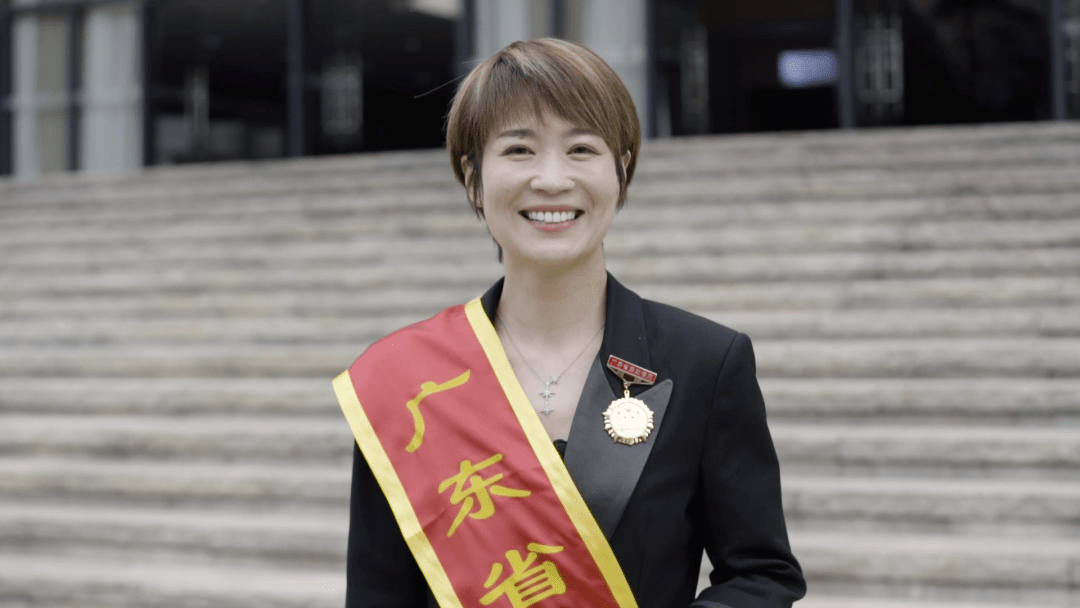 聚焦深圳工会七大 | 将兴趣做成事业,这位女劳模有颜又有才!