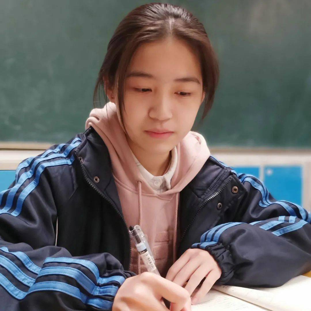 13g1806班龙诗颖12g1805班黄说思11g1804班陈样佳10g1803班彭芯研9g