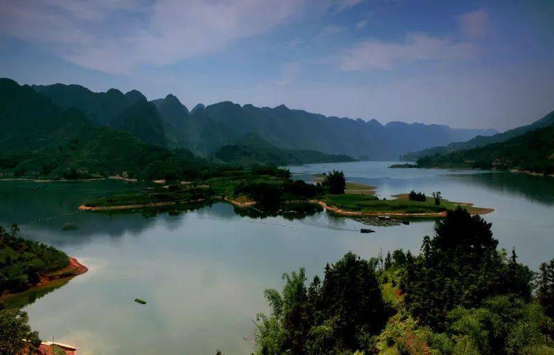 向榜样学习卢荣桥库区移民的致富金桥