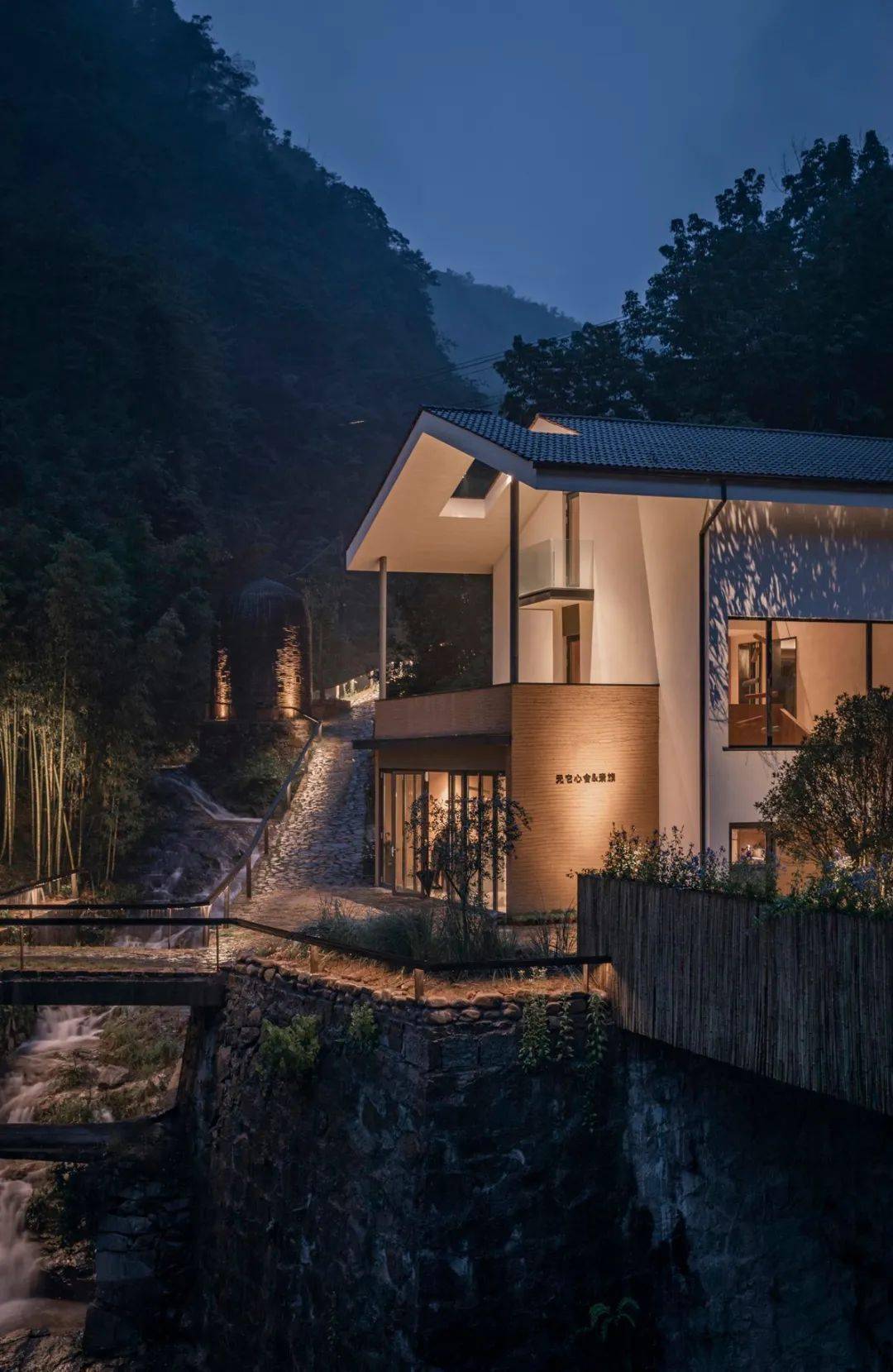 废弃的采石场,改造成极简民宿,一处沉浸式设计美学空间_建筑事务所