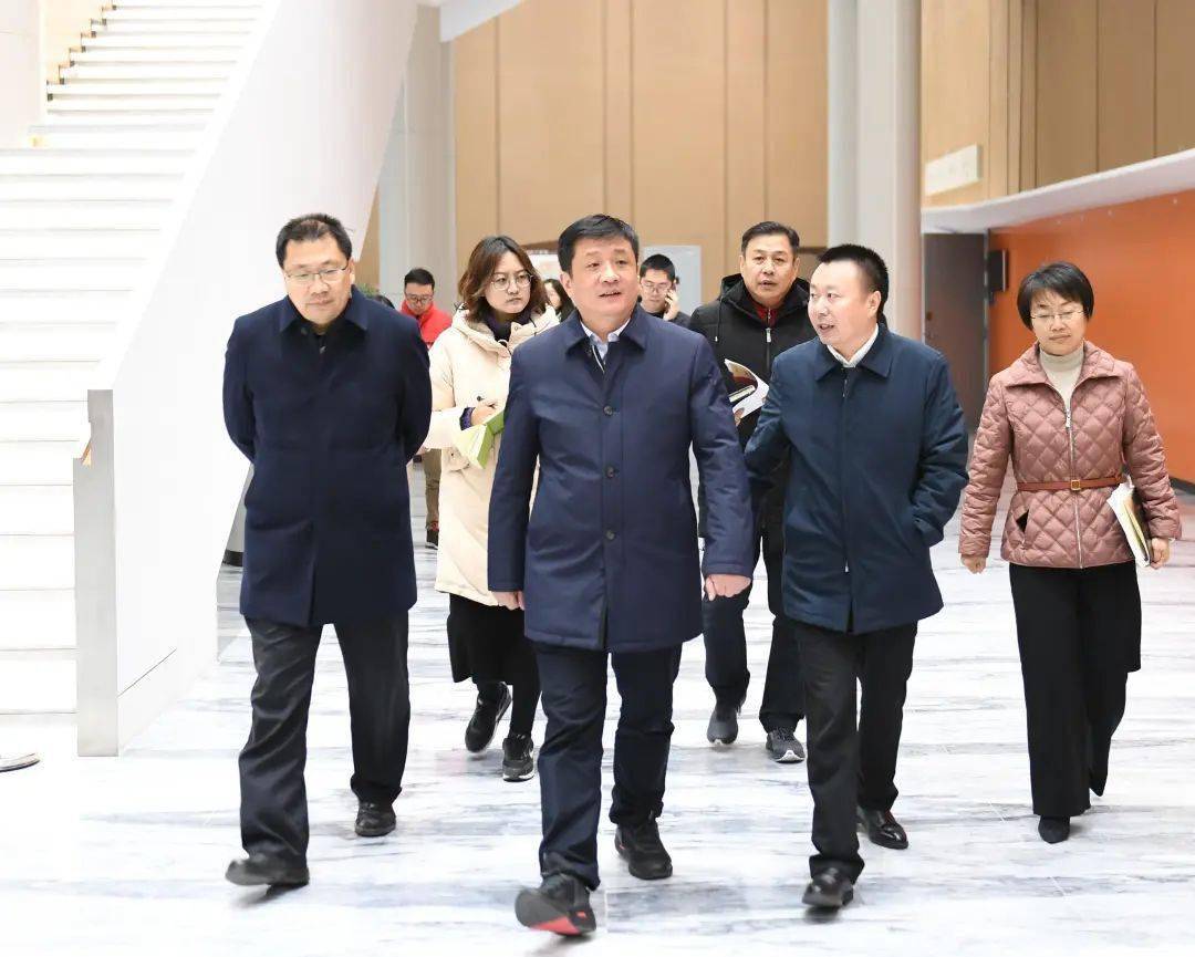 12月24日下午,区委书记朱海波现场推进"致敬奋斗者"——2021淮安新年