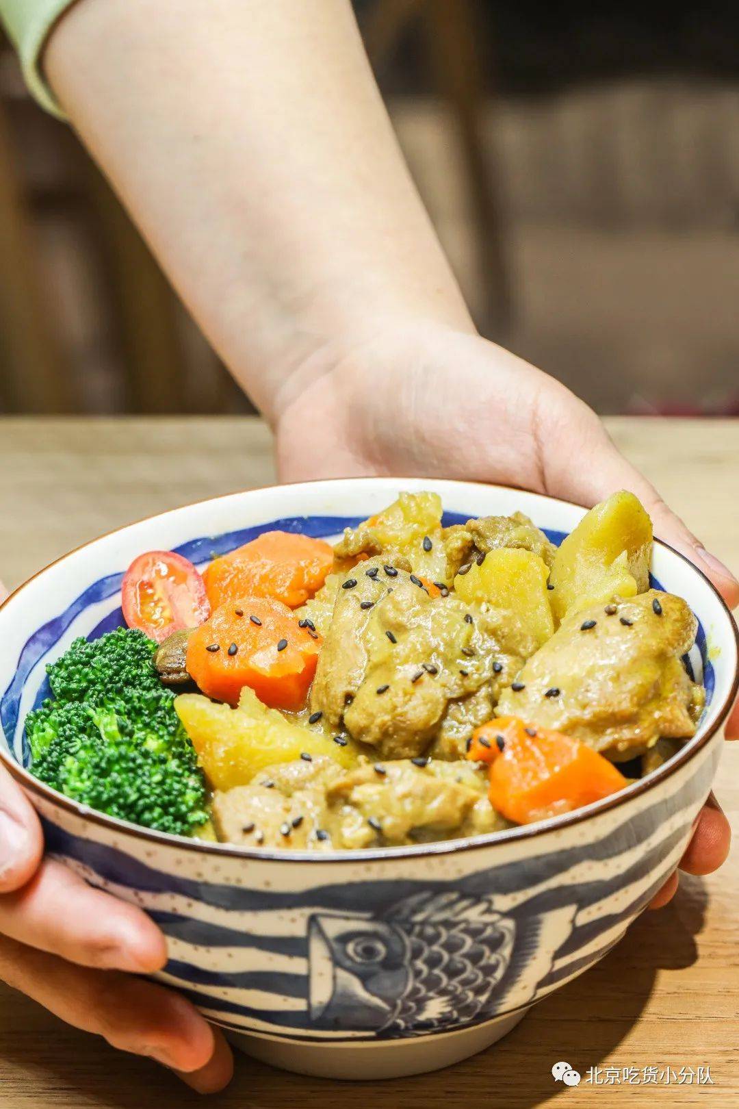 另一款【咖喱鸡肉丼饭】是传统的日本美食,上好的日本咖喱,加入新的