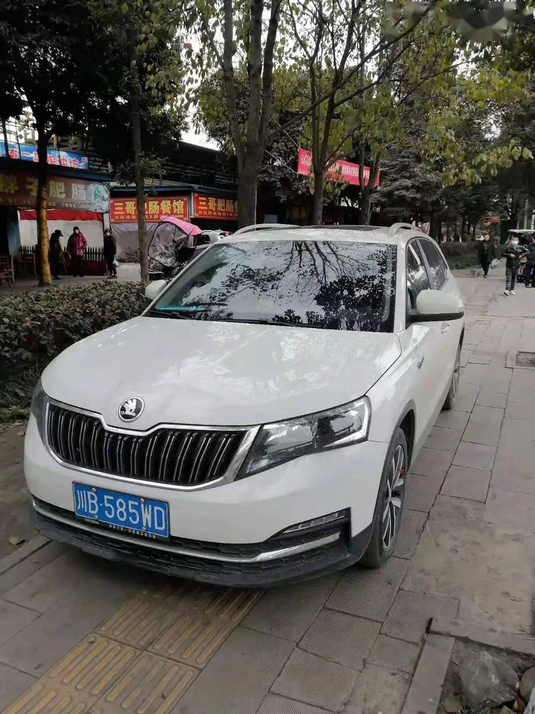 月17日【违法地点】:江彰大道中段【车牌号码】:川b585wd【违法行为】