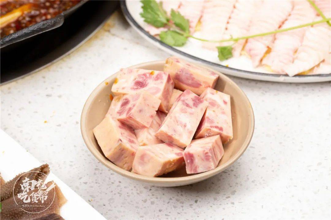 看到就下手这家桀骜不羁的火锅店居然玩起了58元抢元代金券