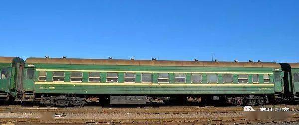 绿色车皮的记忆_火车站