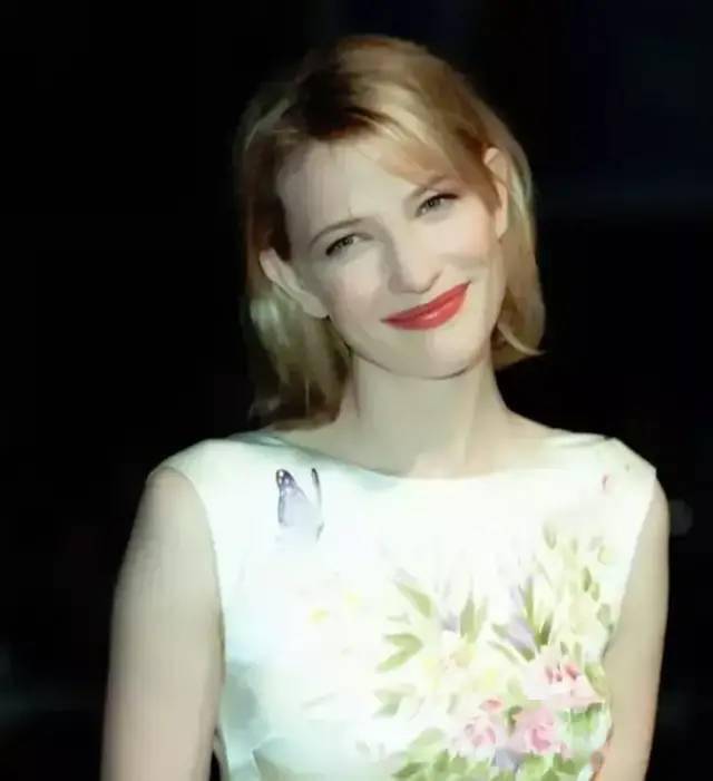 女人帅起来没男人什么事了看到年过半百的她我信了