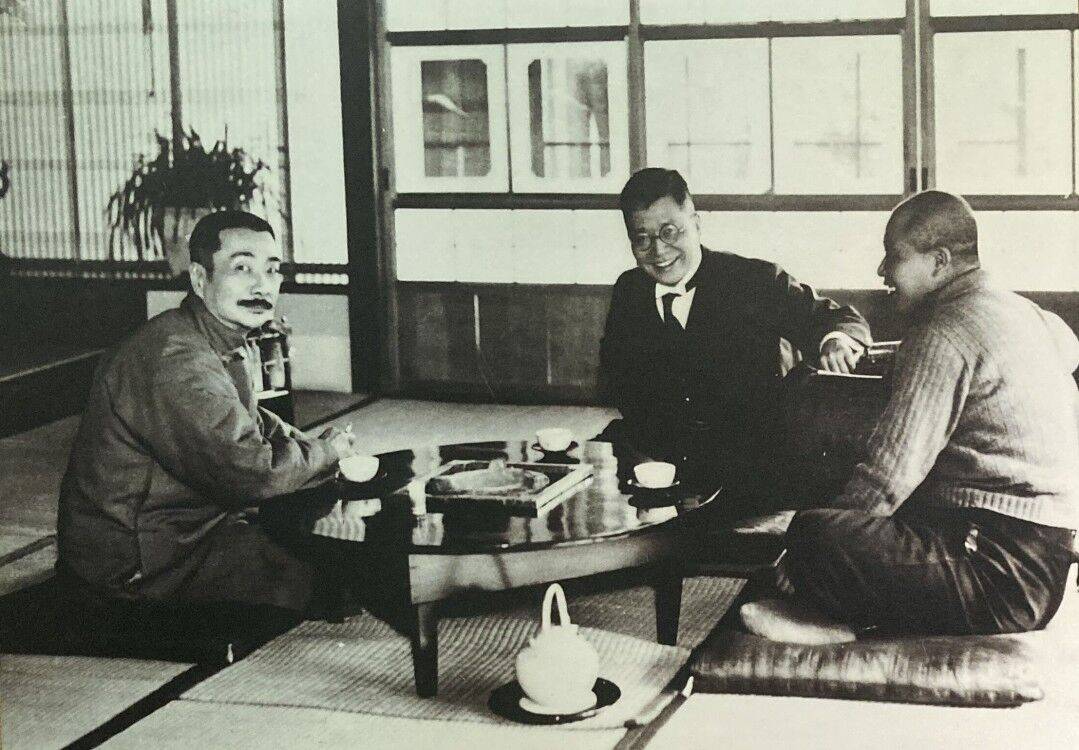 鲁迅最后一天请内山完造为其寻医死前写作的右手两指头已发紫