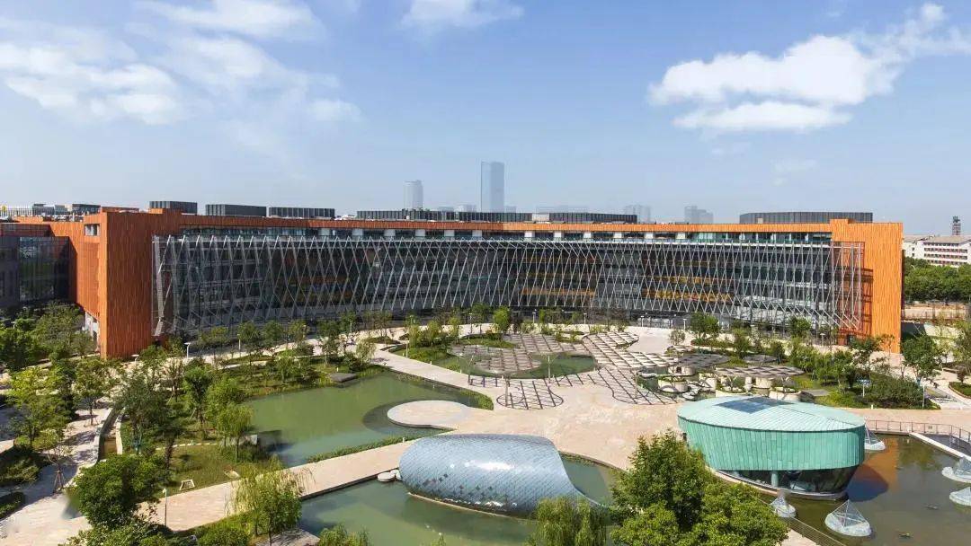 全球最年轻的三冠商学院西浦国际商学院获amba和bga联合认证