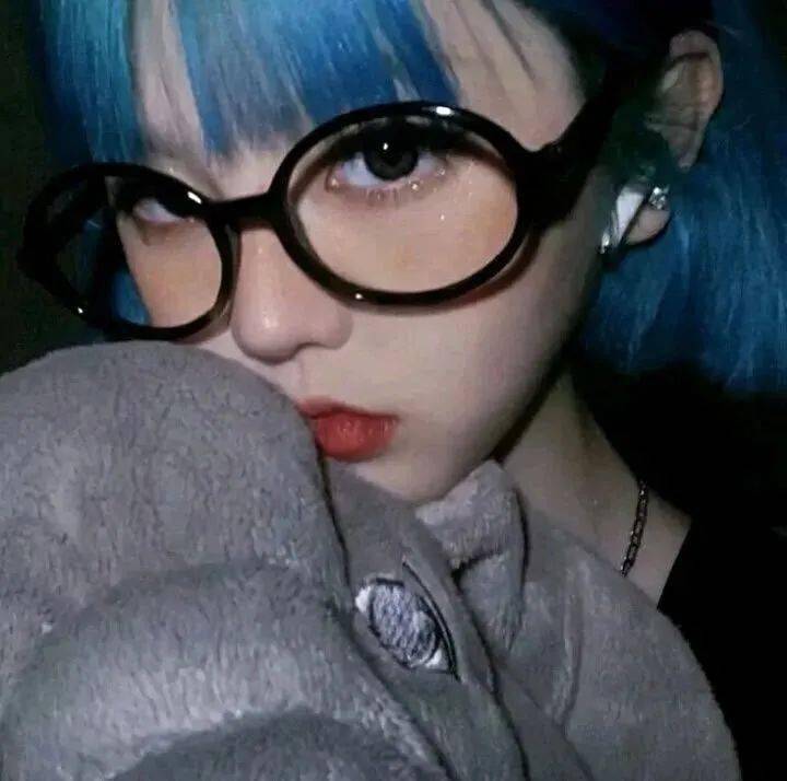 俏皮可爱真人女生头像