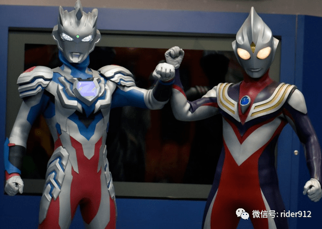 泽塔奥特曼线下见面会贝贝剑看到赛罗当时直接就是一口