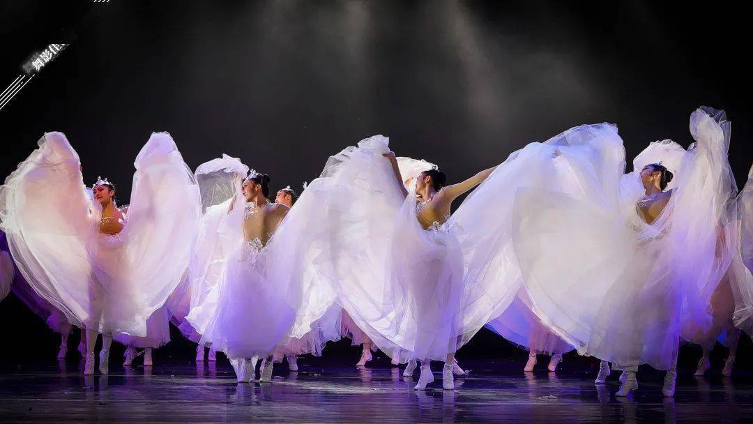 舞影图集西南民族大学艺术学院舞蹈系2017级专业毕业汇报