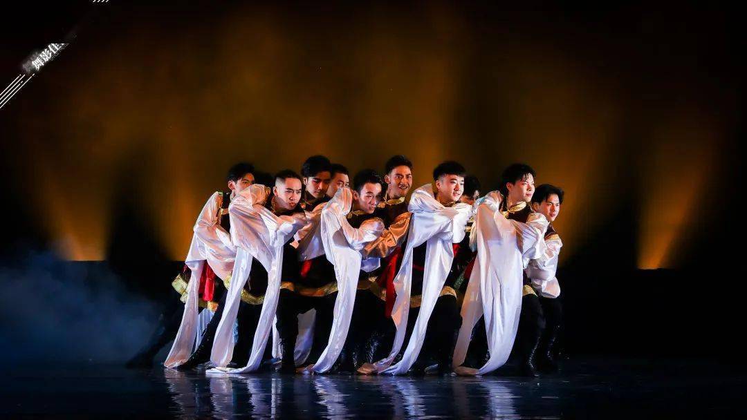 舞影图集西南民族大学艺术学院舞蹈系2017级专业毕业汇报