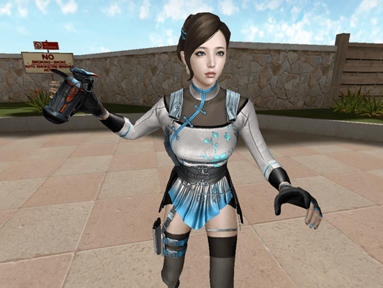 蝴蝶的外表装饰,依旧是只有王者角色专属的金银外观形象,尤其是潜伏者