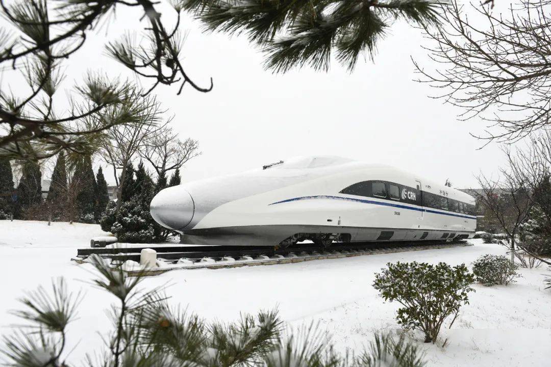 航拍,大雪中的高铁之城!各种车型亮点请自寻找