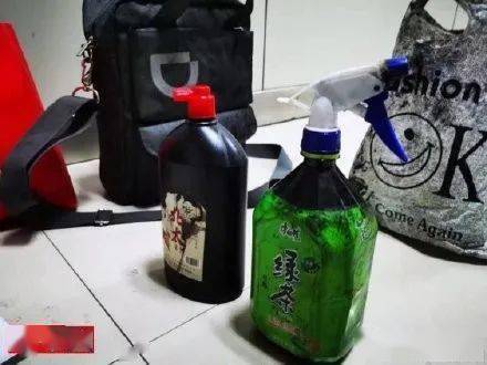 禾奶绿-:幸亏是墨水,万一是其他更恶劣的东西,不是毁人一辈子吗?