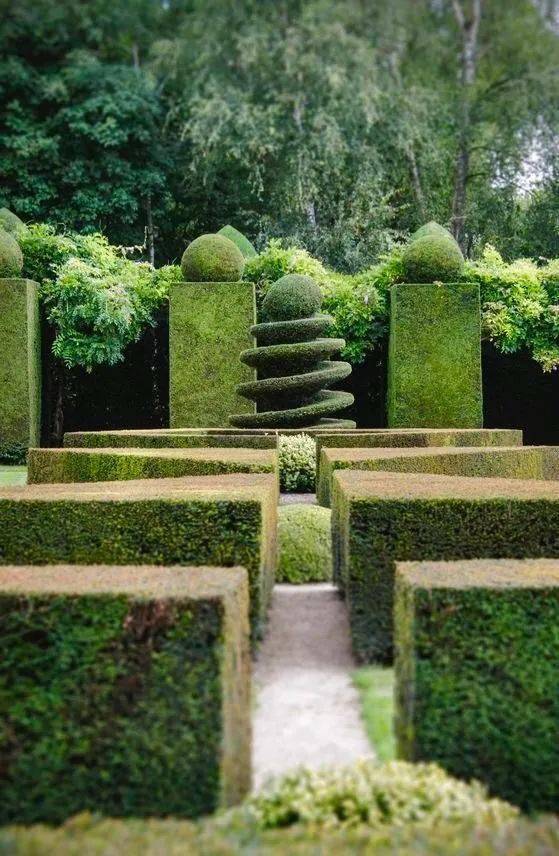 浪漫慵懒的法国人,造出的庭院竟和他们的性格大相径庭!