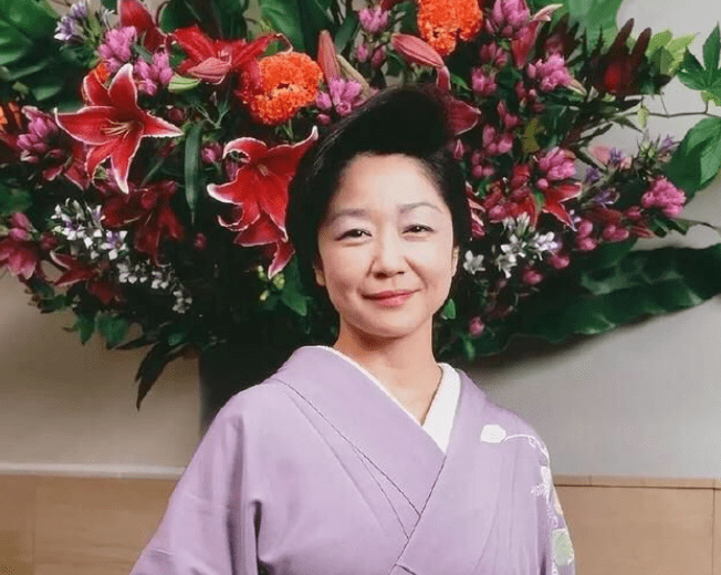 日本第一妈妈桑22岁成花魁首相为之倾倒她的人生是部传奇